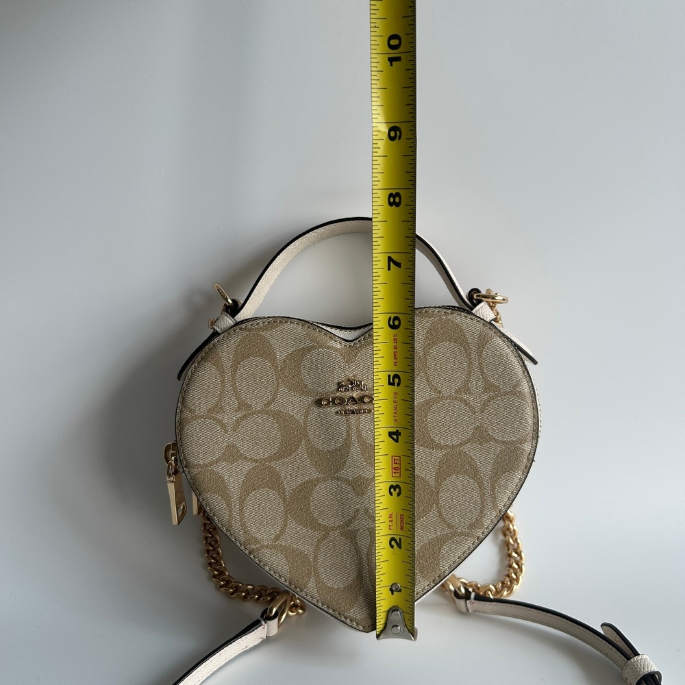 Coach Heart Crossbody Bag Signature Canvas Light Khaki Chalk CJ450 - Picture 8 of 9